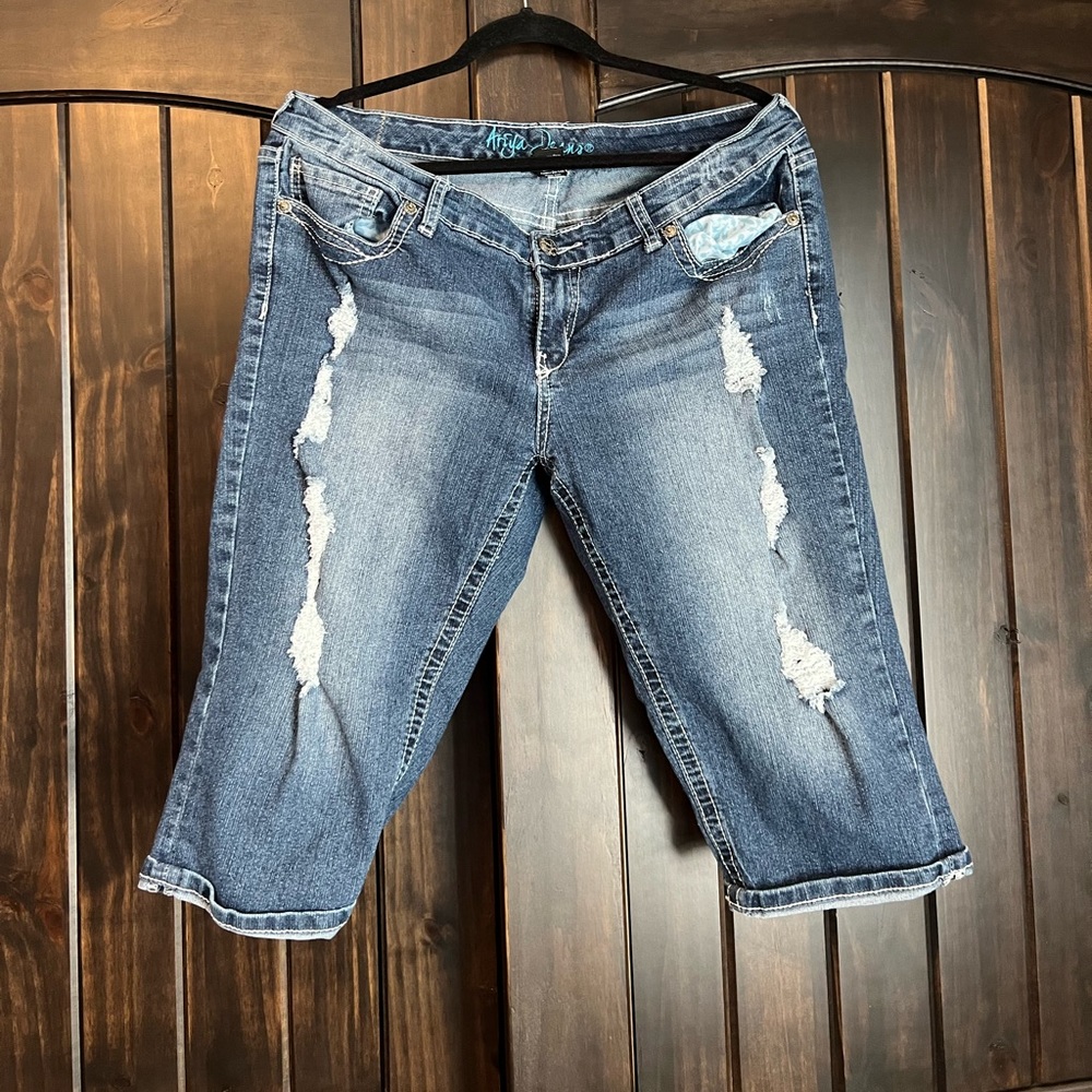 Ariya capris